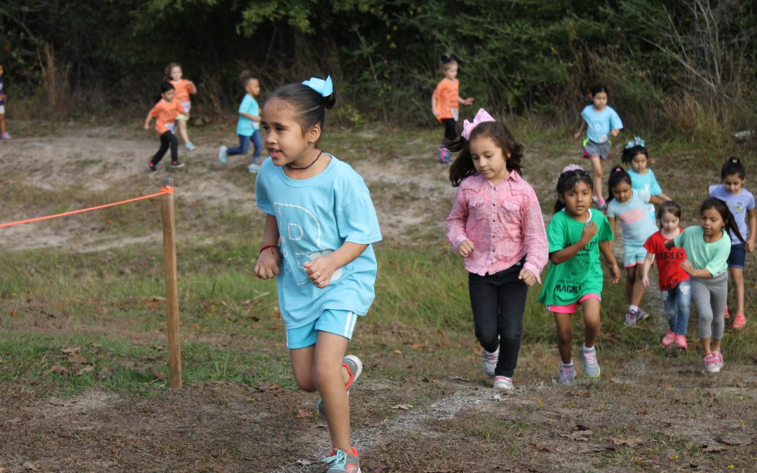 Students gobble up the finish line at the Turkey Trot fundraiser